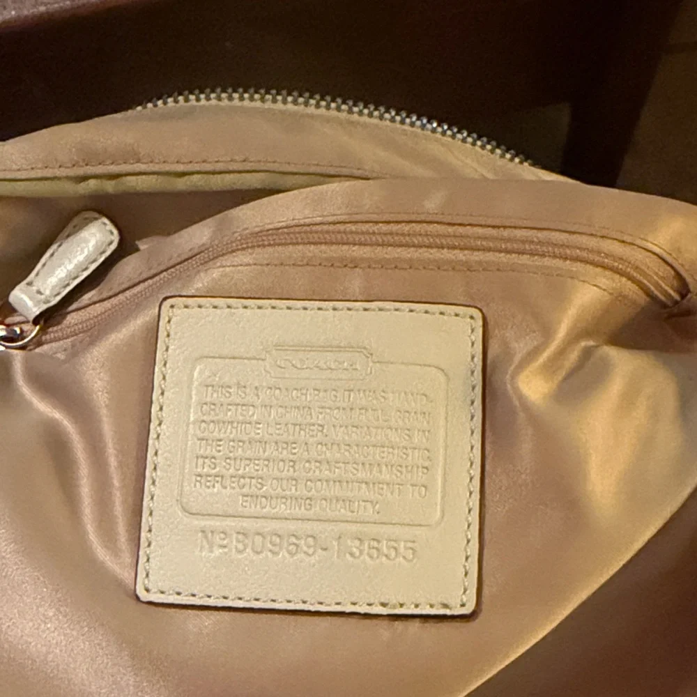 Vintage Coach Bag/ Bill Fold included.
